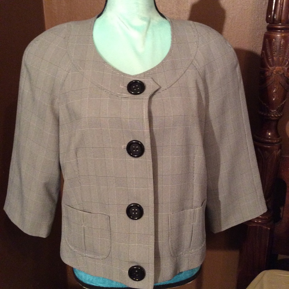 CATO black and white cropped blazer , size 16